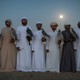 Illustration for article titled Falconers in Abu Dhabi Train Their Raptors With Drones